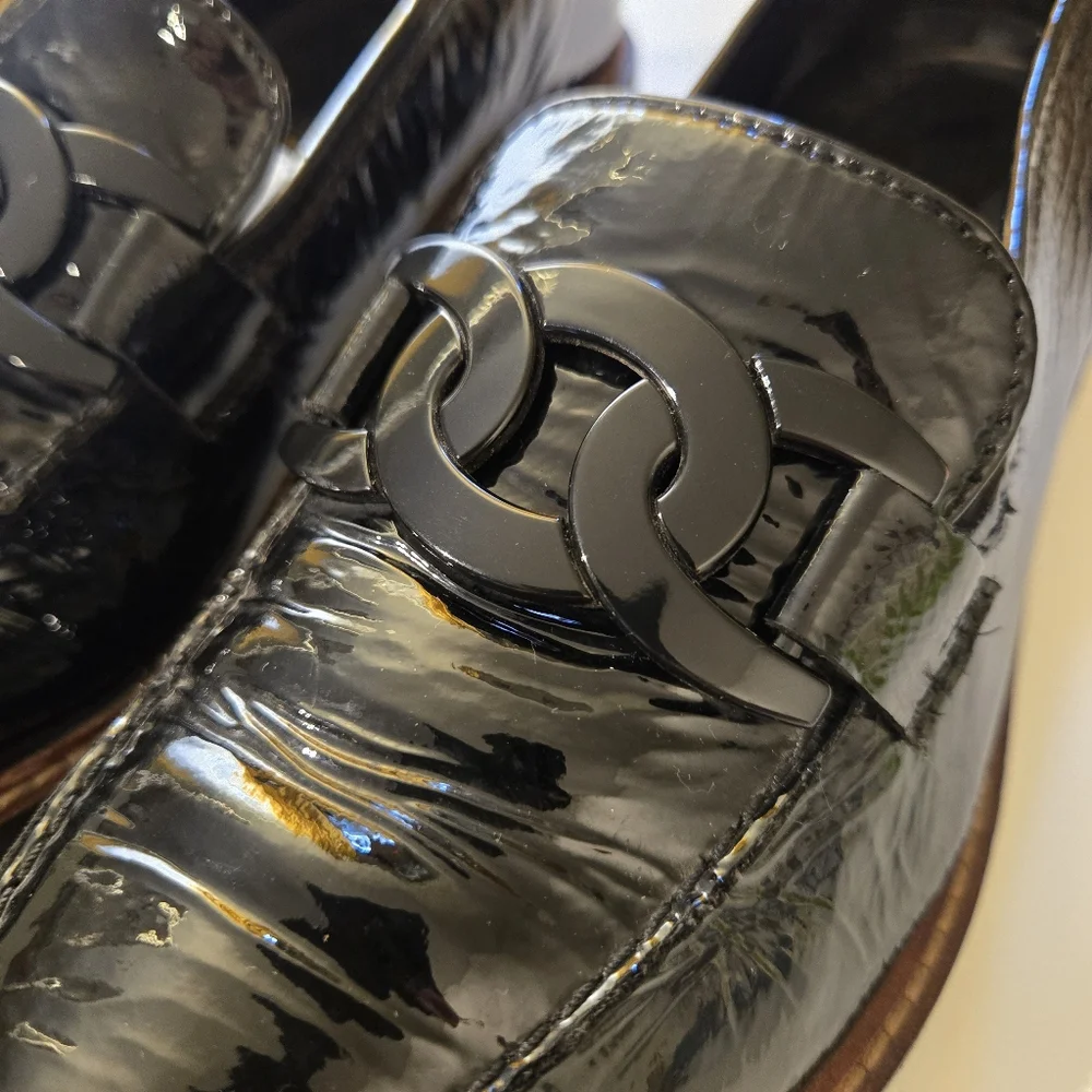 Ara Women's Black Patent Leather Loafers Chain Detail 6.5 US (Euro 4) 